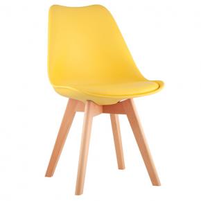 Scandinavian dining chair with wood leg