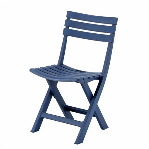Foldable plastic chair